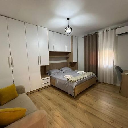 Starlight Downtown Apartment 地拉那 外观 照片