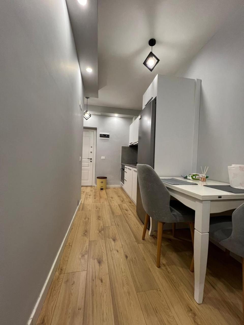 Starlight Downtown Apartment 地拉那 外观 照片