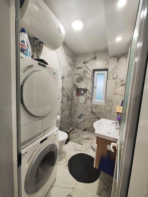 Starlight Downtown Apartment 地拉那 外观 照片