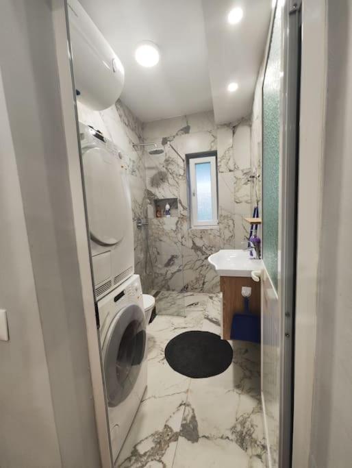 Starlight Downtown Apartment 地拉那 外观 照片